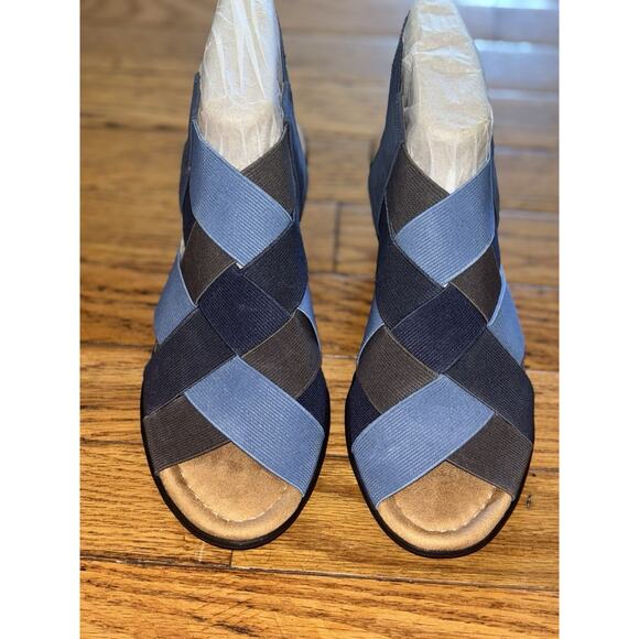 Comfortiva Women’s 7 Farrow sandals New - Picture 4 of 13